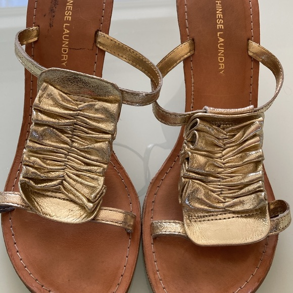 EUC - Chinese Laundry gold strappy sandals. Size 9. Riza. Wedge heel. - Picture 2 of 8